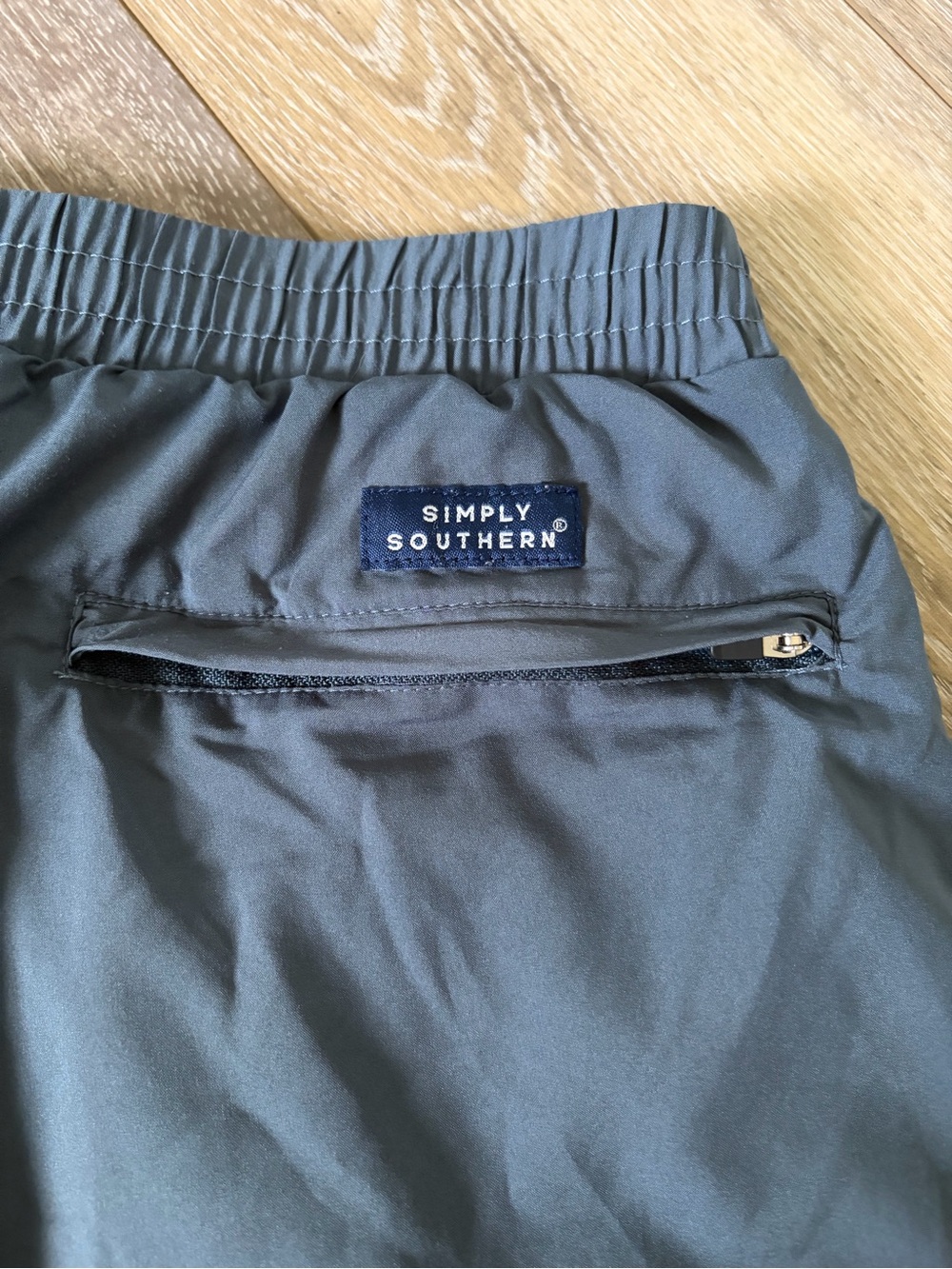 Simply Southern Men's Dark Grey Charcoal Lined Shorts - Picture 5 of 8